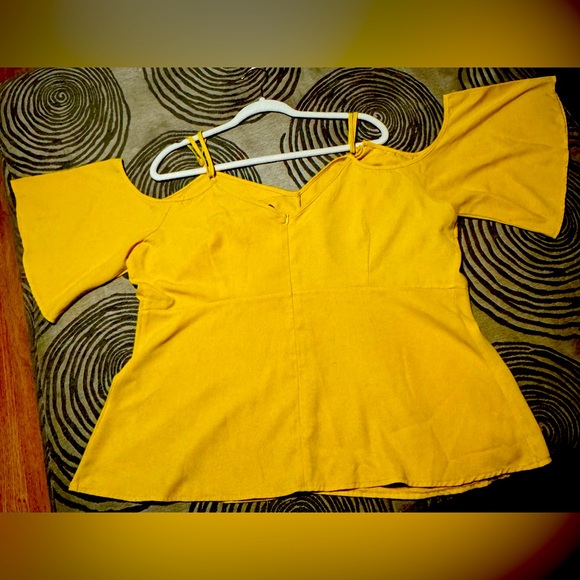 Ladies Plus Dark Golden Flare Cut-Out Drop Shoulder Blouse - Picture 7 of 7